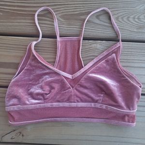 Alo yoga sports bra